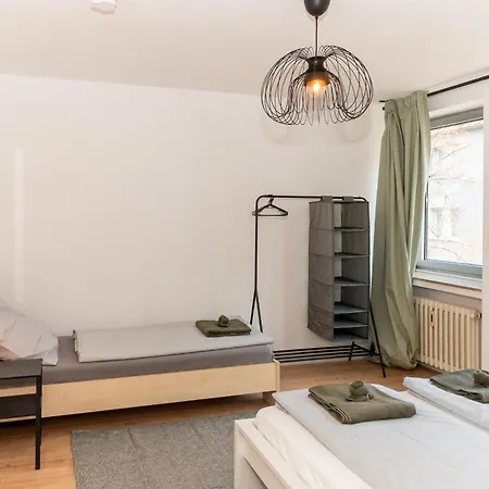 Modernes Im Essener Stadtkern Mit Parkplatz Essen